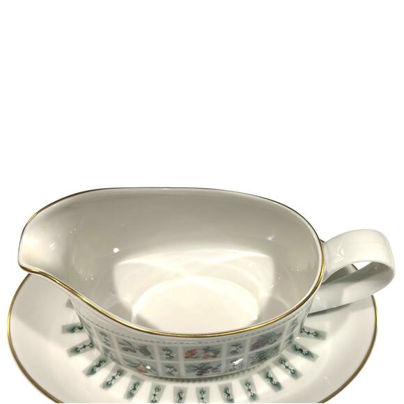 Royal Doulton England Tapestry TC1024 Fine China Gravy Boat/Underplate-Excellent - Picture 4 of 7
